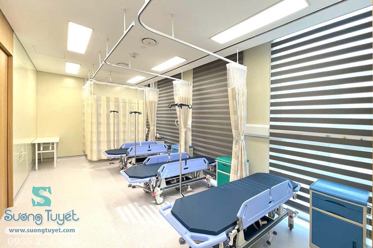 Rèm polyester có độ bền cao, màu sắc hài hòa, công năng tối giản.