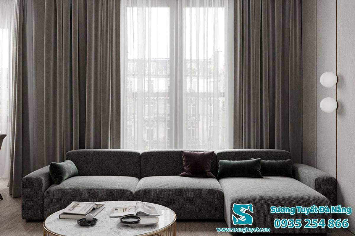 Rèm vải văn phòng cồng kềnh nhưng cũng đẹp mắt, giá cân đối.