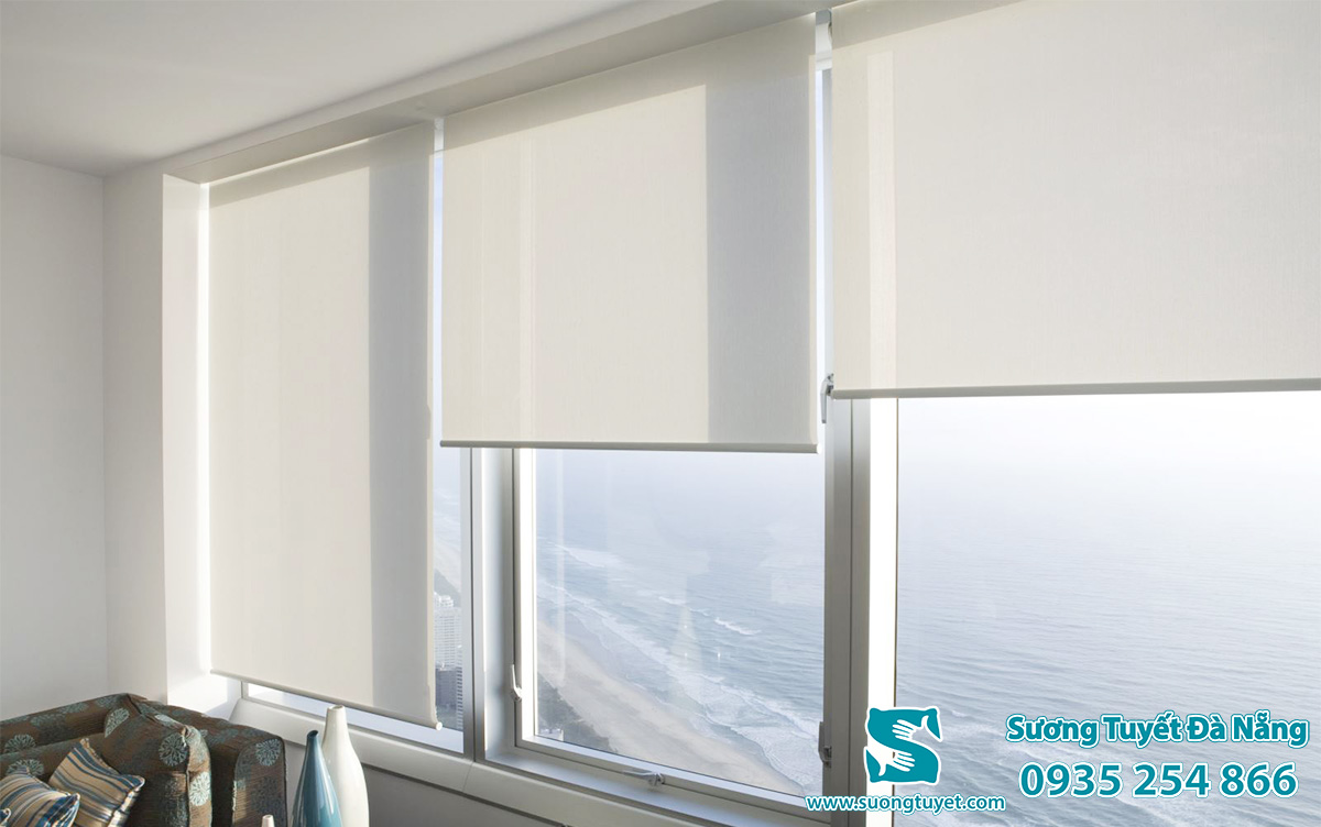 Rèm văn phòng giúp cản nắng, cản sáng và cản tầm nhìn bên ngoài vào hiệu quả.