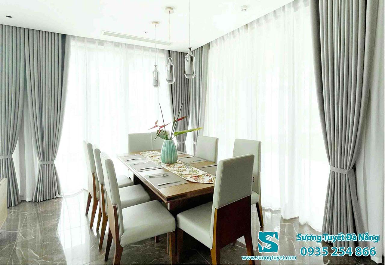 Mẫu rèm 2 lớp màu ghi lắp đặt tại Koi Resort.