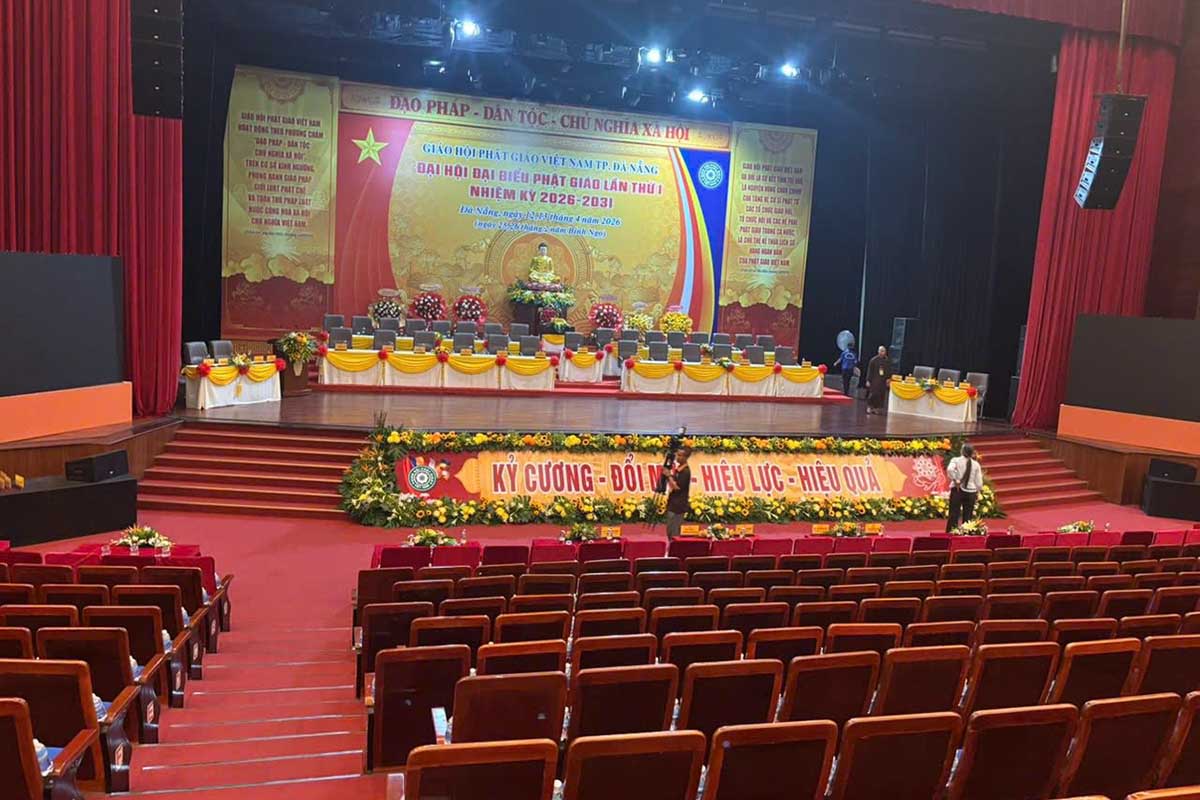 Đơn vị cung ứng khăn bàn áo ghế đủ loại.