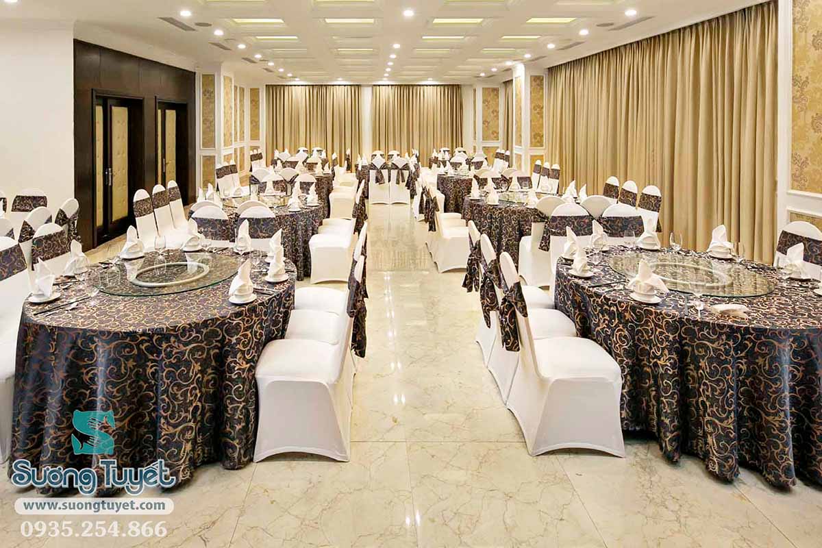 Nhà hàng tiệc cưới là nơi đặt hàng Sương Tuyết thường niên nhất.