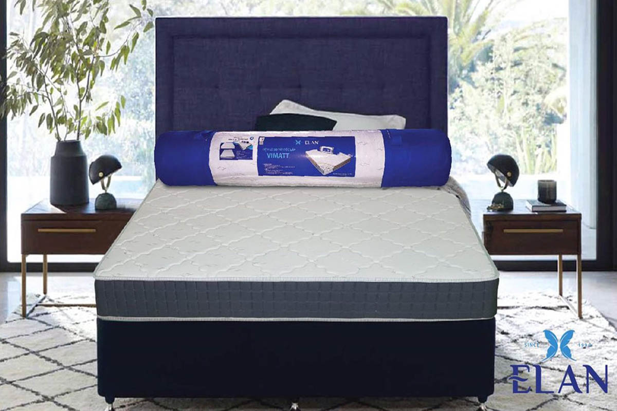 Nệm lò xo Elan trước và sau khi được mở túi cuộn.