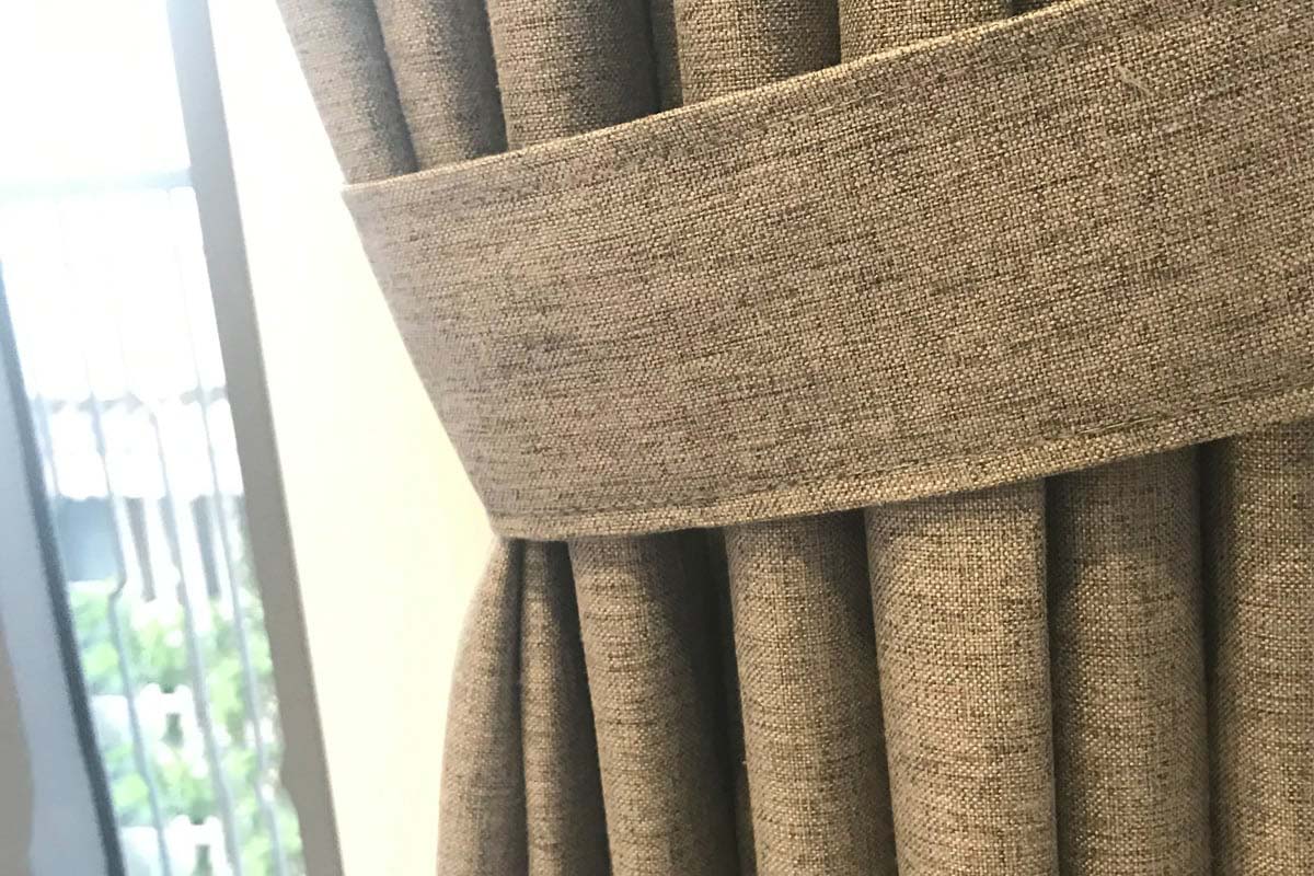 Vải bố dày dặn và cản sáng tốt nhất trong các  loại vải rèm.