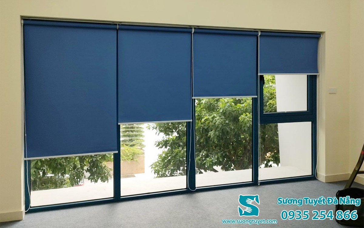 Sử dụng màu sắc rèm phù hợp với cảnh quan.