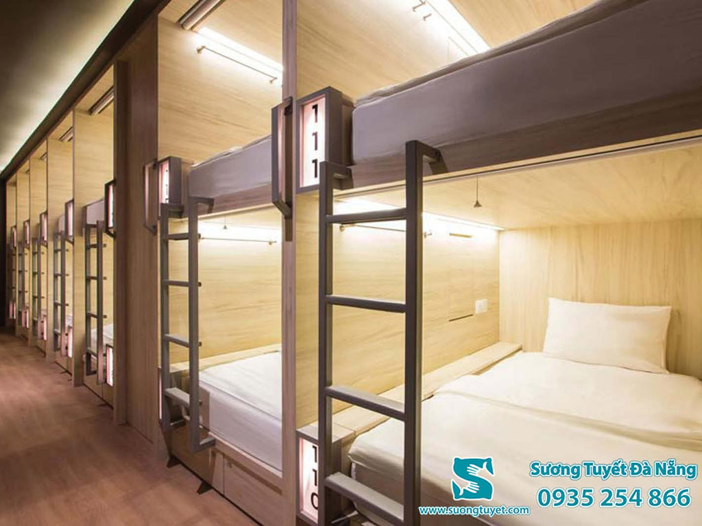 Tự tin sử dụng chăn ga màu trắng cho hộp ngủ.