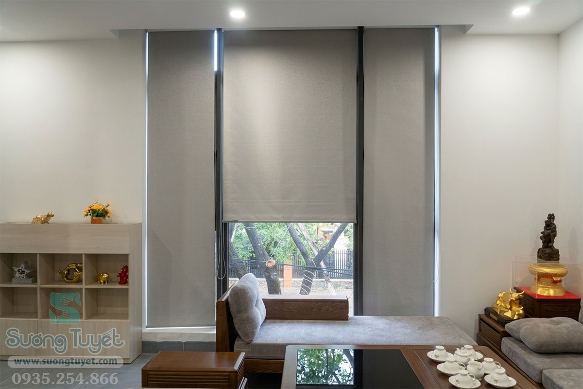 Rèm cuốn có thể chủ động lắp ở các ô cửa kính nhỏ.