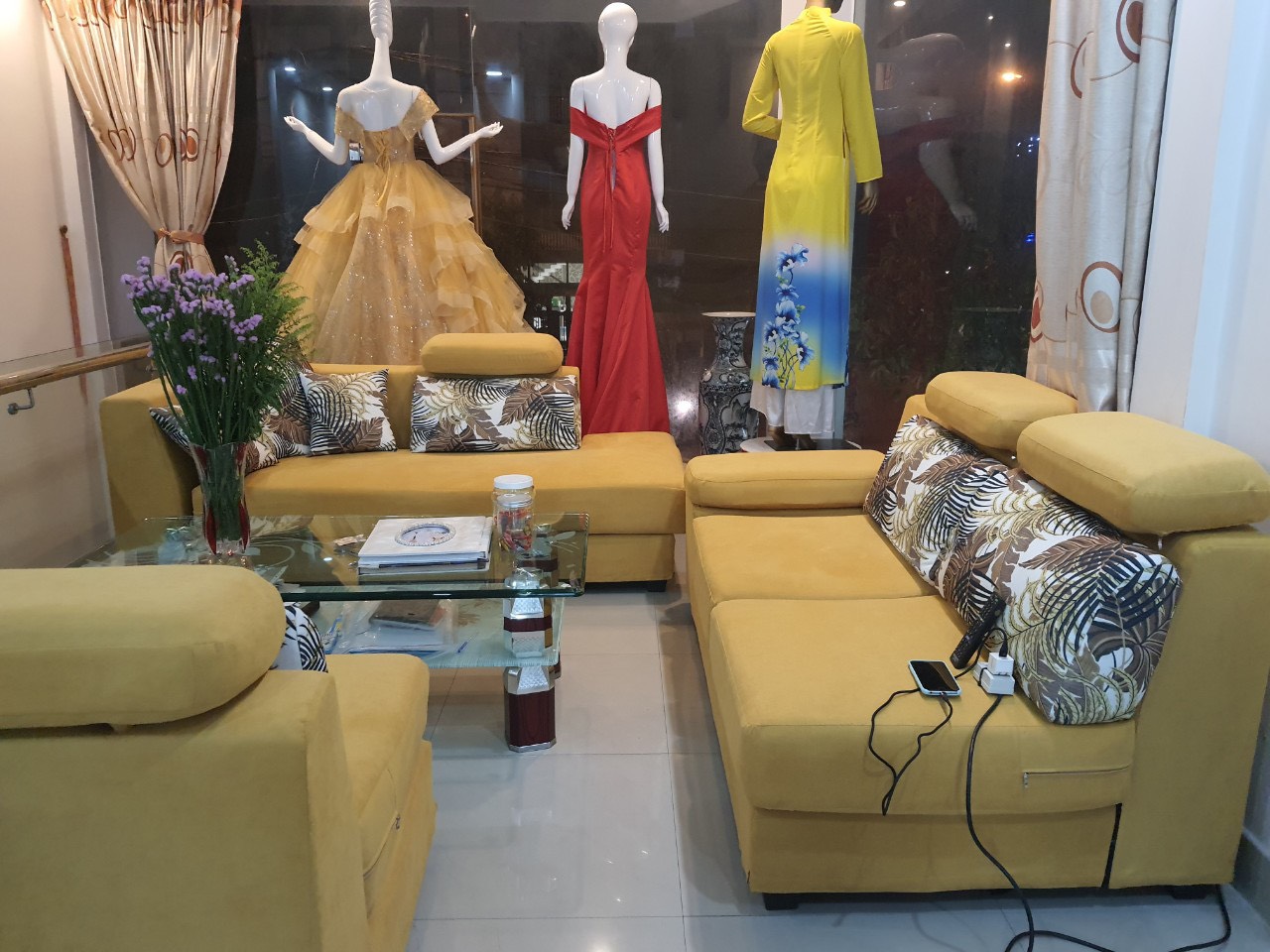 Bọc ghế sofa cho Showroom Áo Cưới Hoa Hồng Đà Nẵng