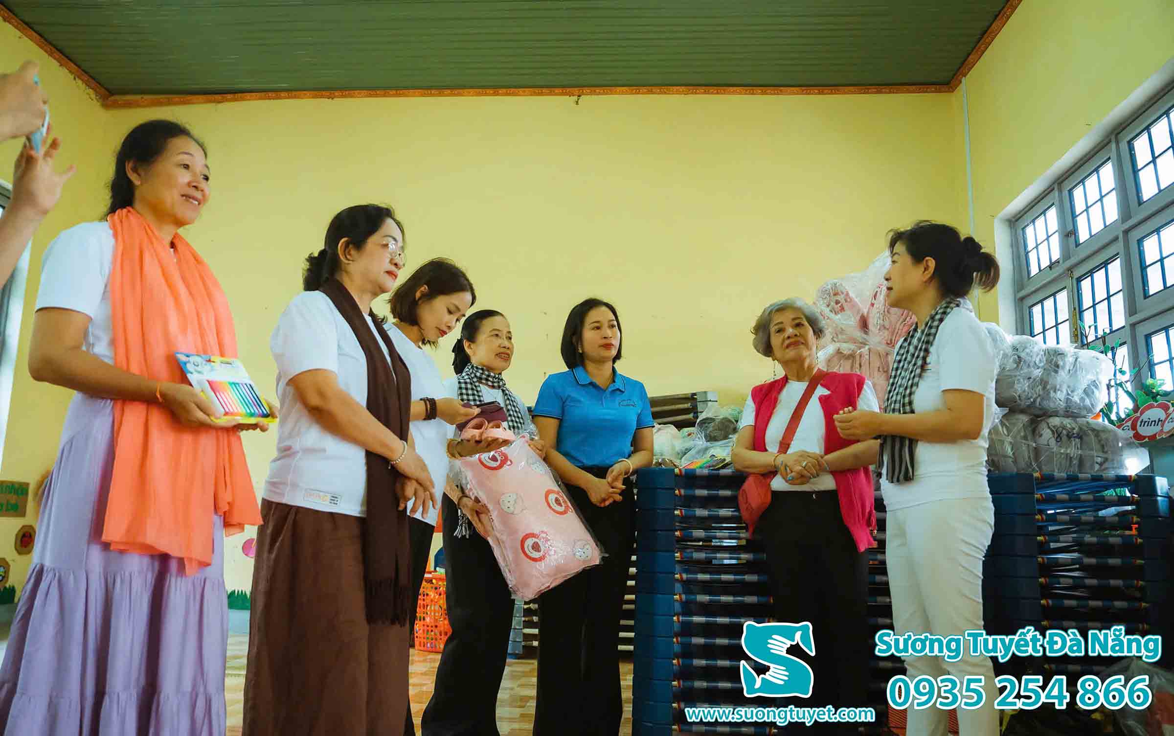 Sương Tuyết cung cấp chăn ga cho chương trình 