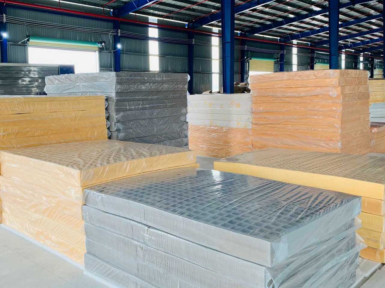 Nệm giá kho, tặng 7 món và ưu đãi 30%.