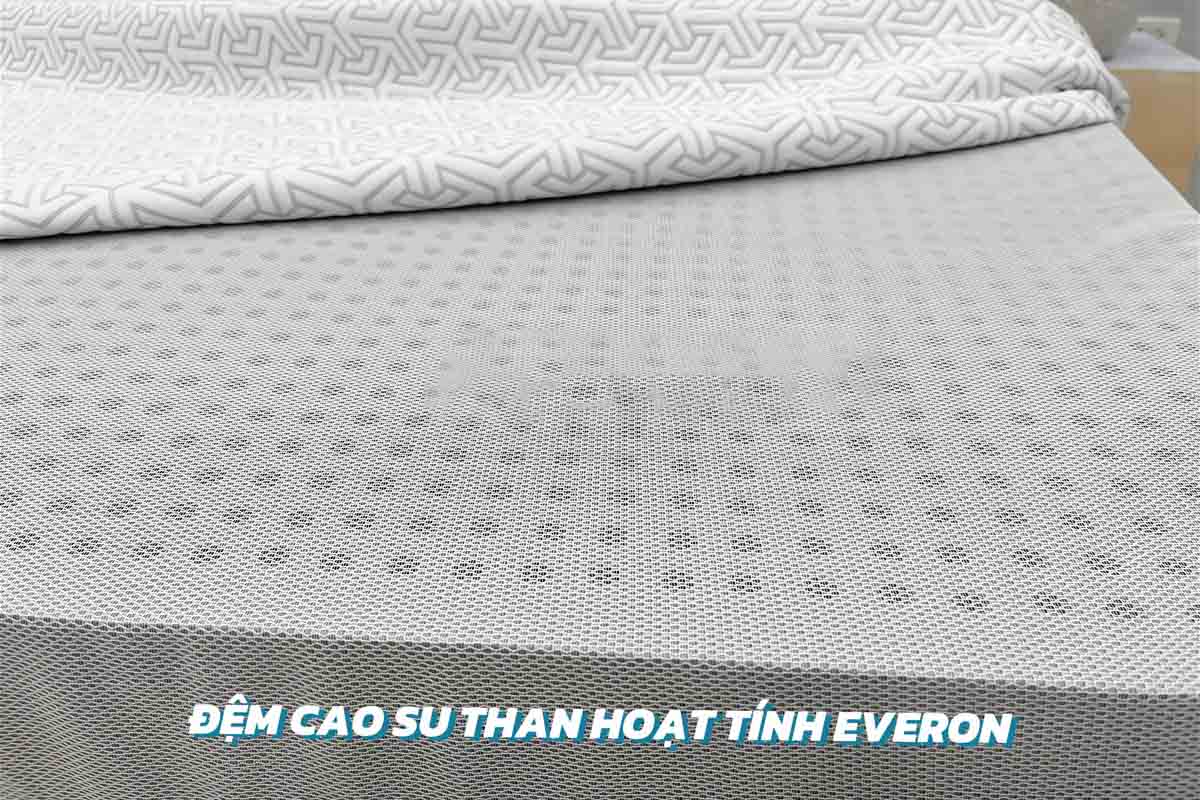 Một số nệm hoạt tính còn có lớp lưới bảo vệ lõi khá xịn xò.