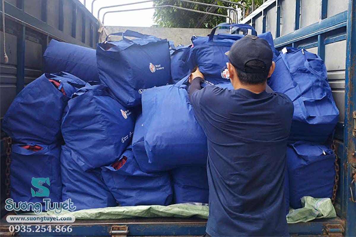 Tại Đà Nẵng, nhu cầu mua sắm chăn ga trường học hằng năm là rất lớn.