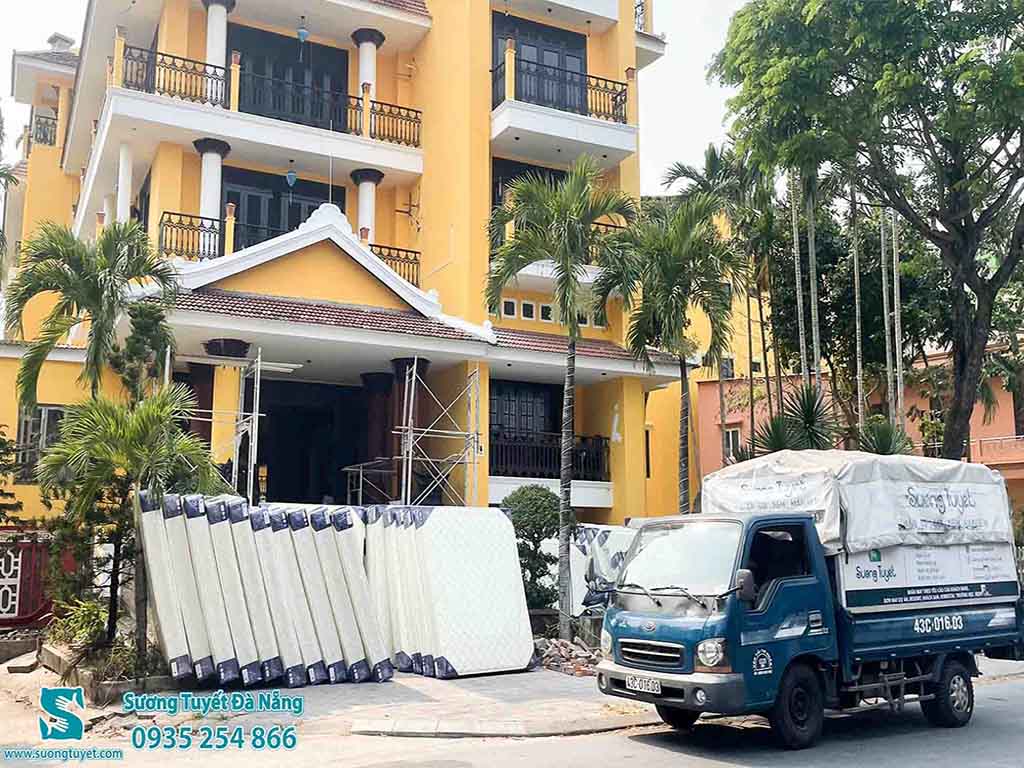 Nệm lò xo khách sạn cũng là lựa chọn phù hợp.