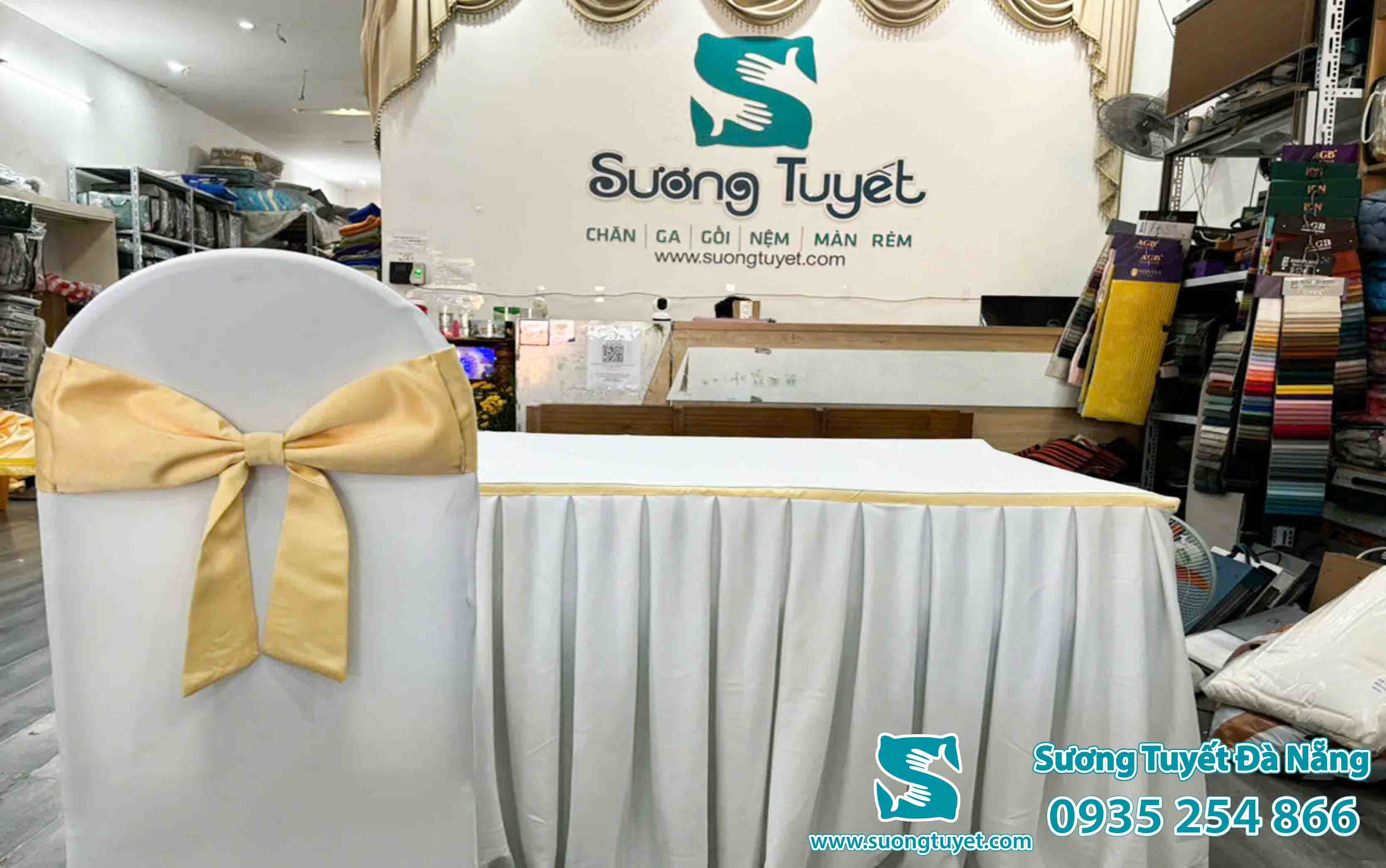 Sương Tuyết cung cấp khăn bàn, áo ghế sỉ lẻ Đà Nẵng.