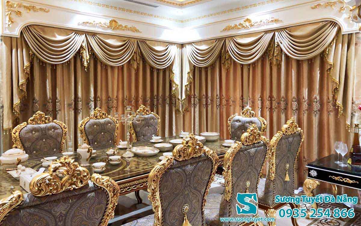 Rèm vải yếm đắt tiền và xa xỉ chỉ phù hợp với giới đại gia vì rất tốn kém.