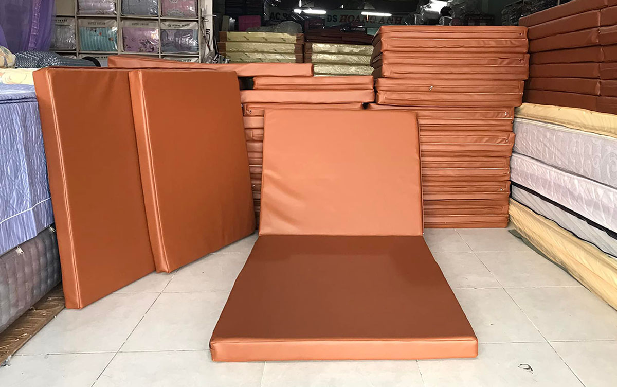Bên trong nệm y tế là ruột mousse êm ái và độ bền cao.