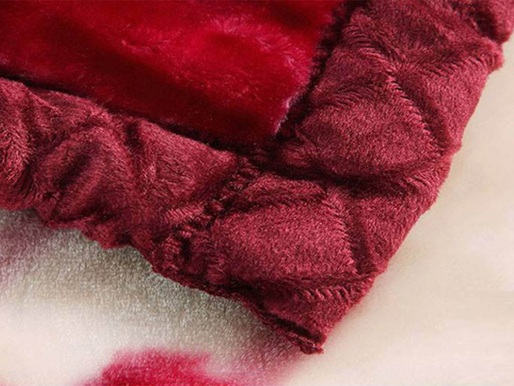 Bền mặt mền nhung có lớp lông dày và êm ái.