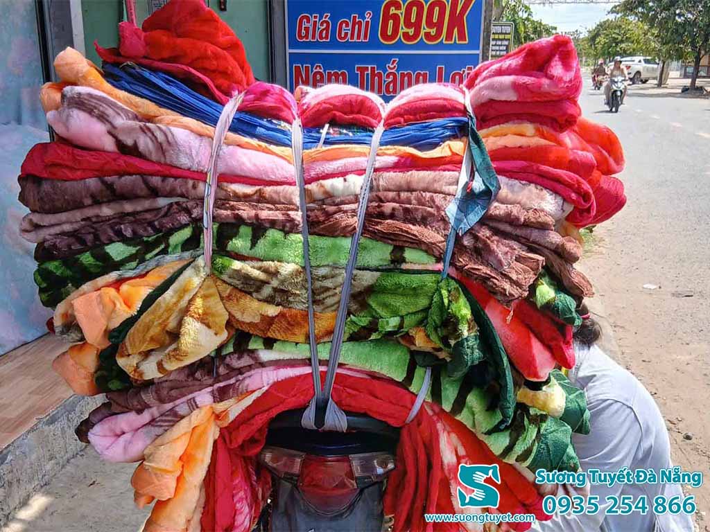 Kho mền lông Sương Tuyết cung cấp hàng ngàn chiếc mỗi năm.