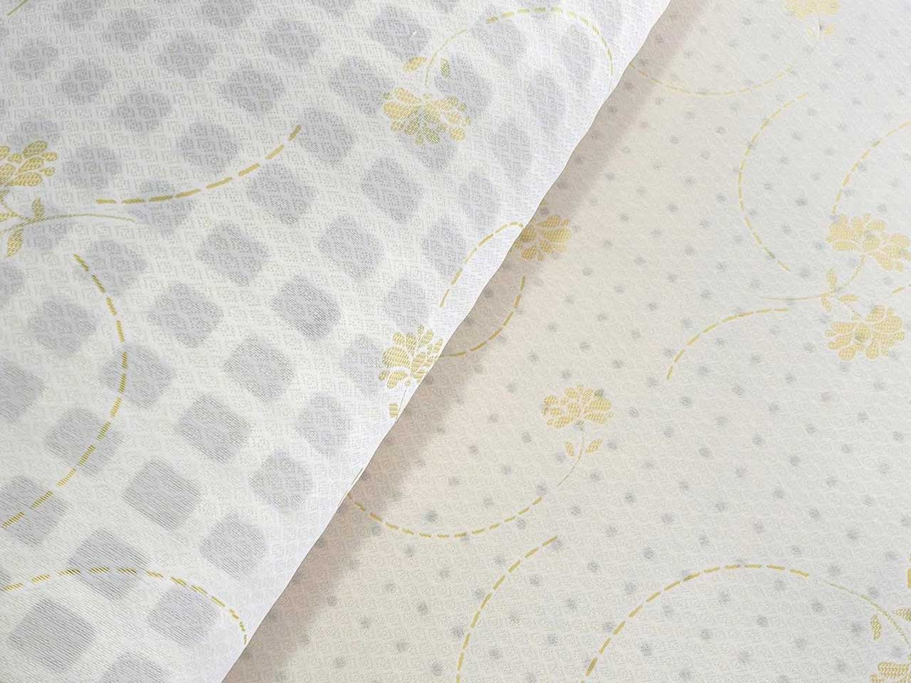 Nệm Việt Nhật cũng có lõi tròn và vuông mô phỏng thiết kế của cao su.