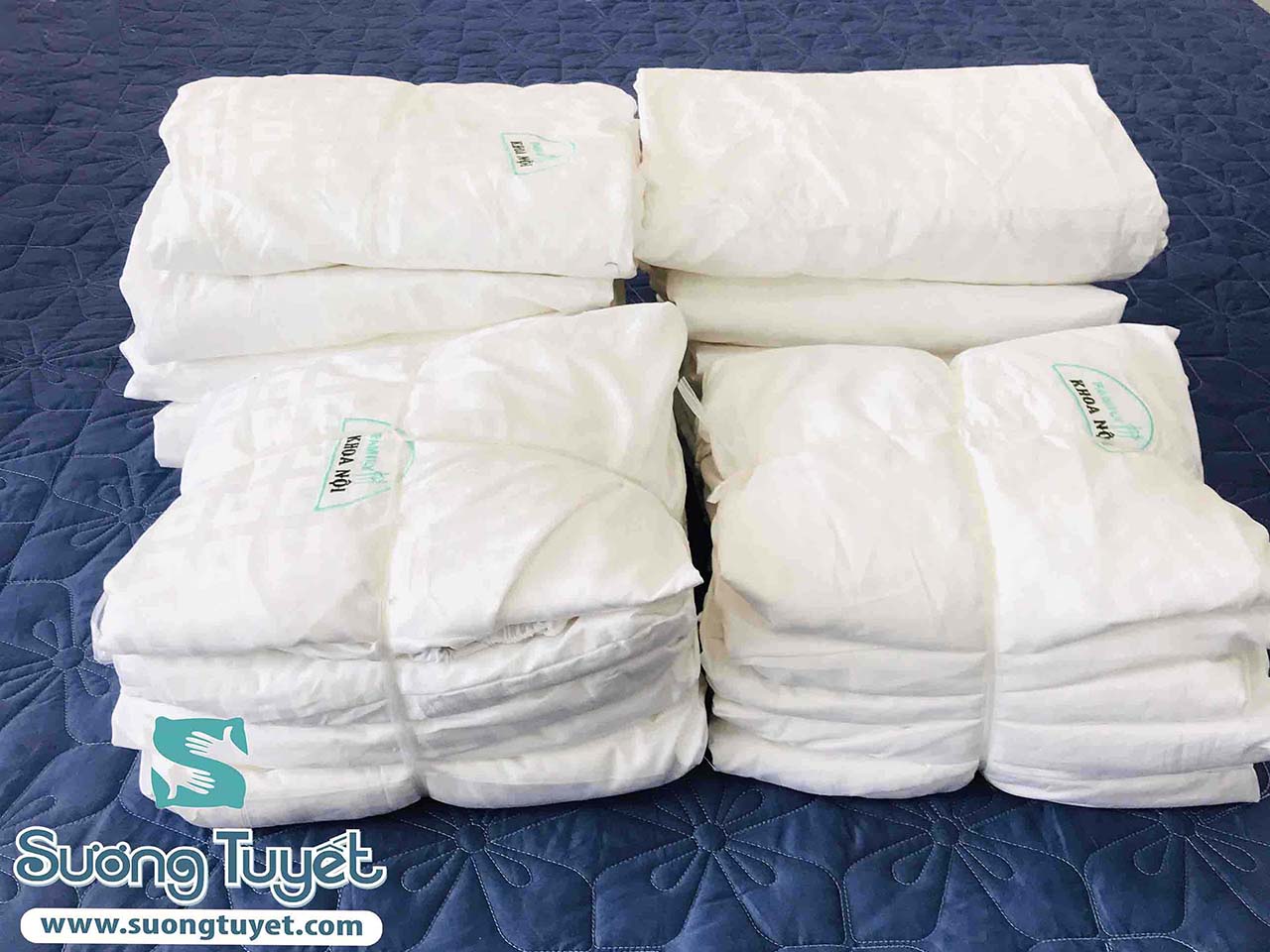 Những bộ ga blouse trắng cho bênh viện Sương Tuyết cung cấp.