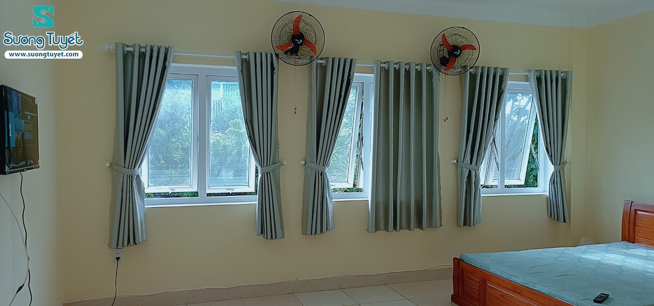 Lắp 13 bộ màn rèm cửa sổ cản sáng 100% cho khách đường Trưng Nữ Vương, Đà Nẵng