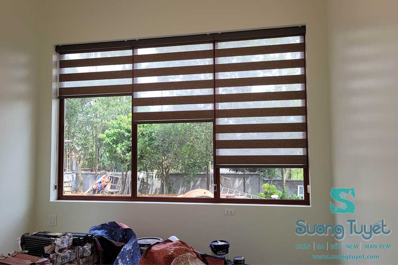 Khi được lắp lên, rèm hài hòa cùng quang cảnh và không chói mắt.