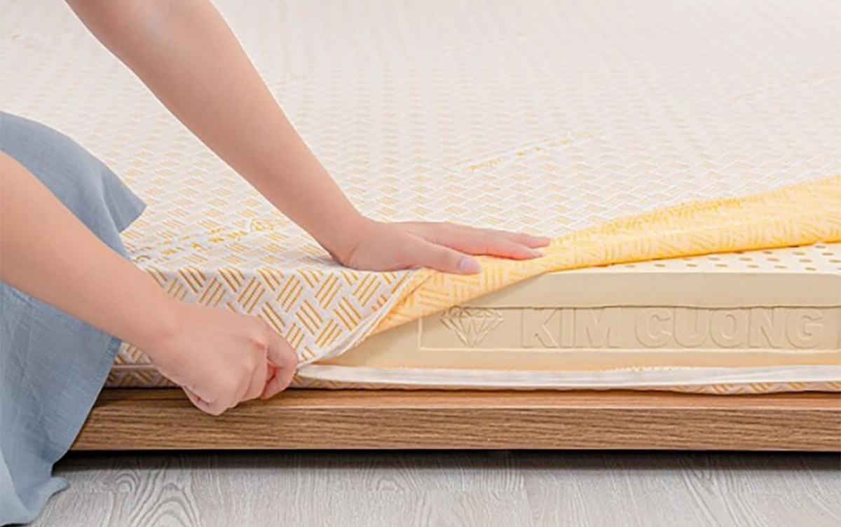 Vỏ nệm có cây kéo, dễ dàng tháo rời giặt riêng.