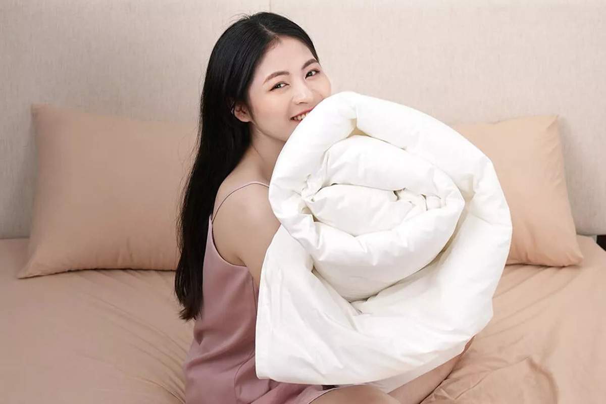 Ruột chăn êm ái, cảm giác ôm và đắp rất dễ chịu.