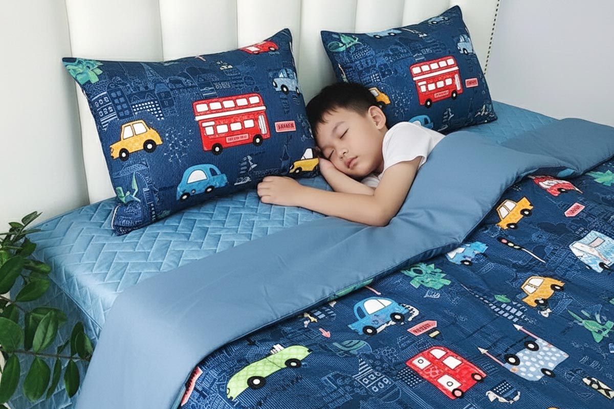 Sản phẩm có nhiều họa tiết sang trọng không kém, màu đậm hơn tencel.