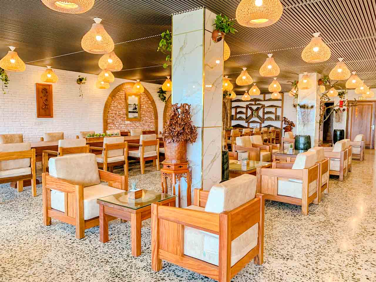 Lớp nệm dày giúp ghế cao hơn, vững chãi.