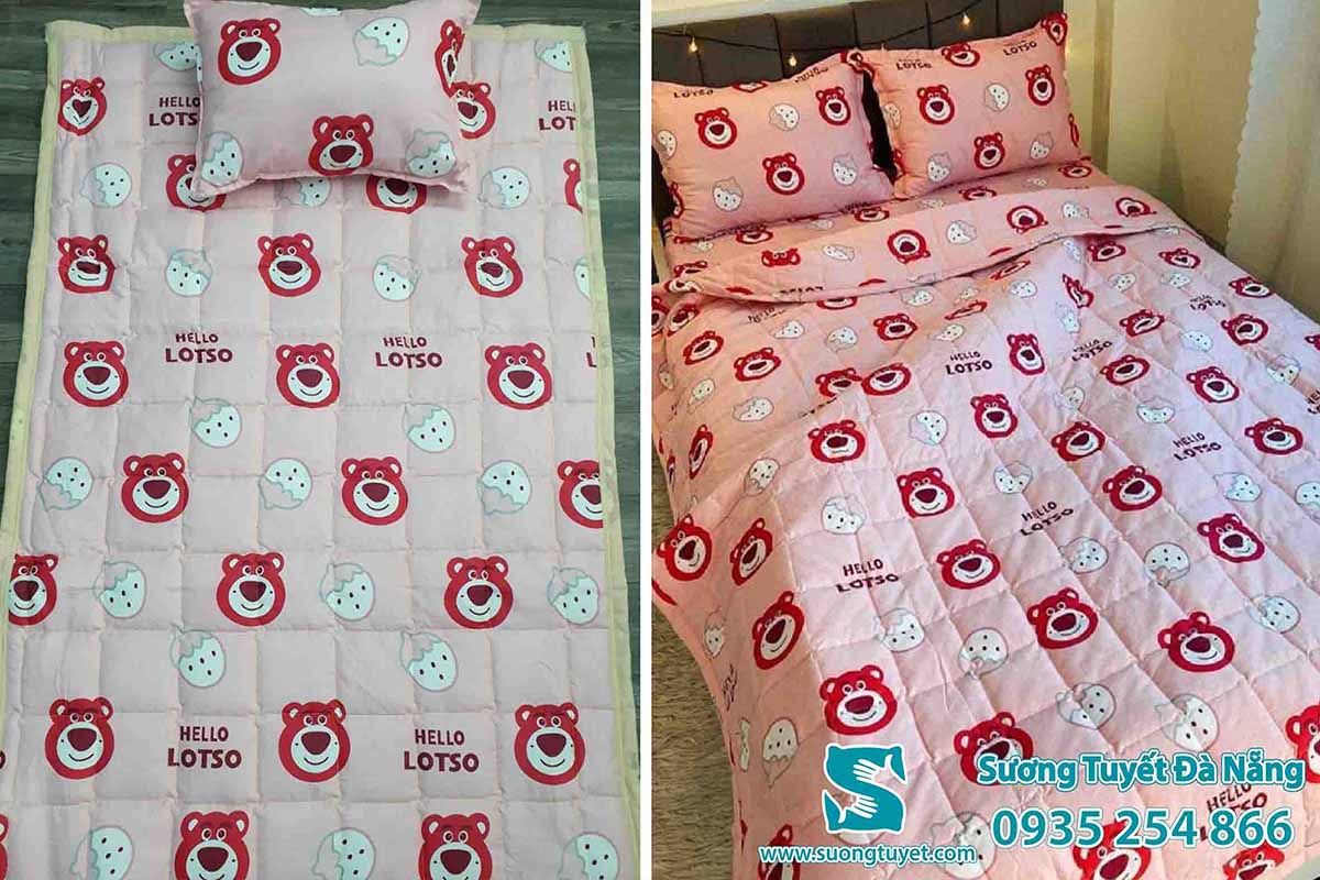 Mẫu chăn ga poly gấu dâu cho bé.