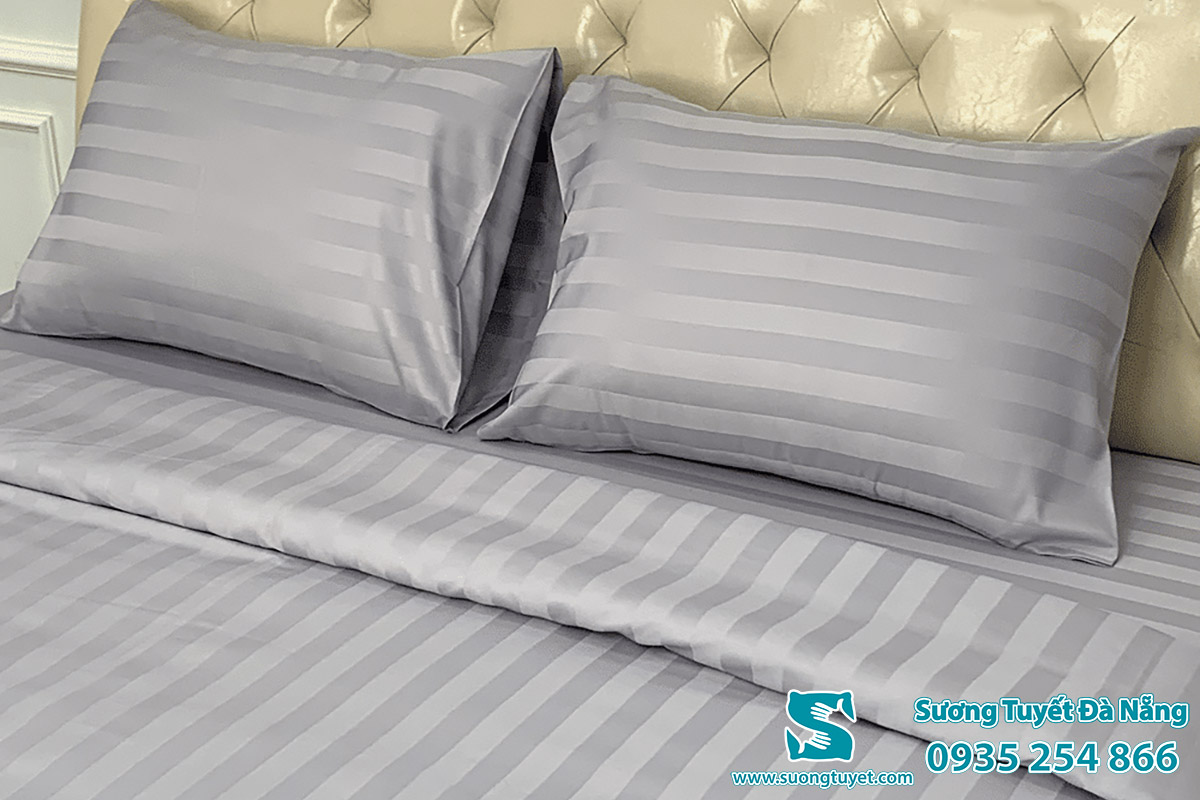 Ngoài ra còn có chăn ga poly sọc 3f đủ màu để setup nhà nghỉ.