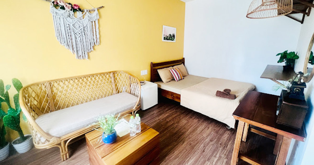 Homestay Nắng House - Cung cấp Combo Chăn Ra Gối Nệm - Màn Rèm