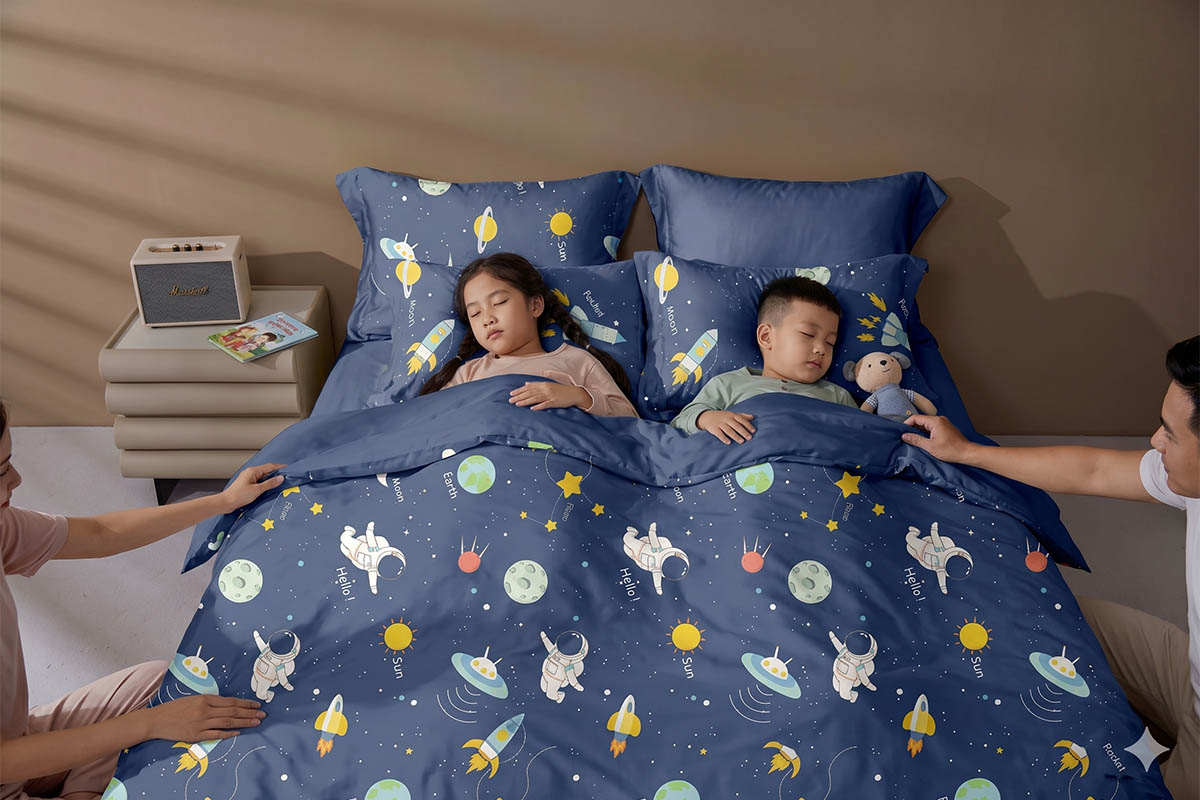 Hãy chăm sóc giấc ngủ hè cho con khỏi nóng bằng bộ chăn ga tencel cotton.