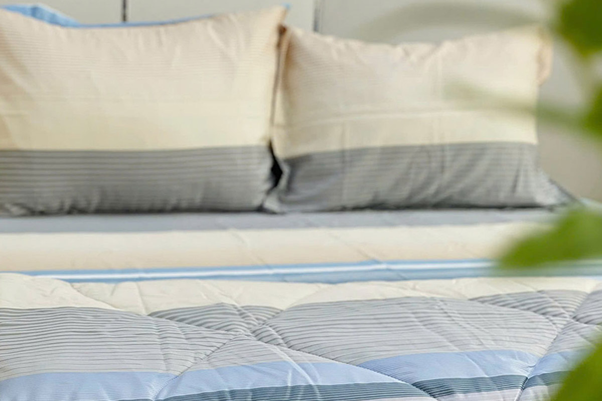 Chăn ga tencel thì mát, mền chần chỉ chắc chắn, suôn mượt, điều hòa tốt.