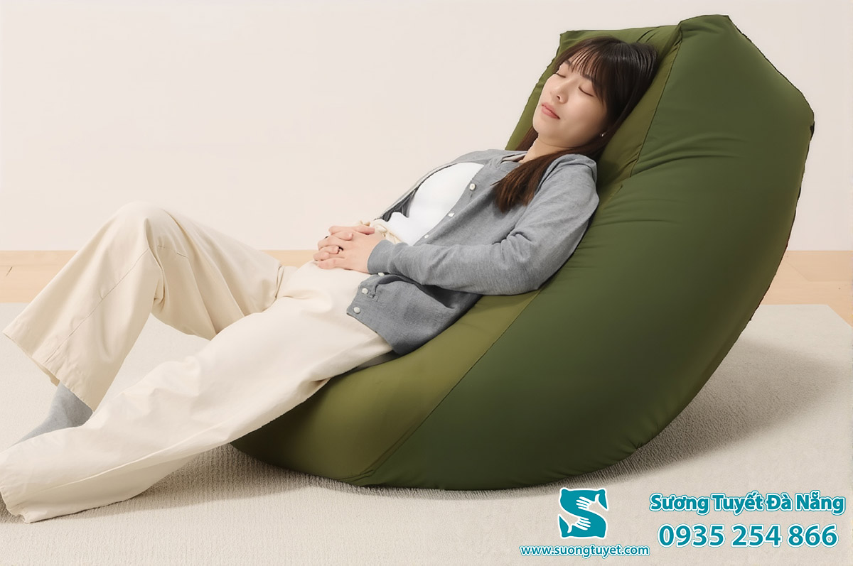 Chợp mắt một chút để lấy lại sức làm việc.