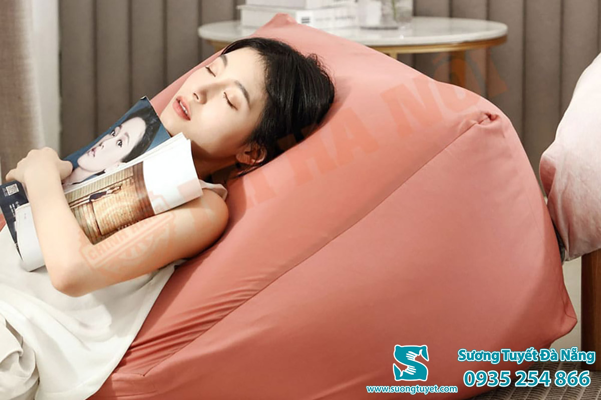Ghế lười cũng là chiếc gối dựa khổng lồ cho giấc ngủ.