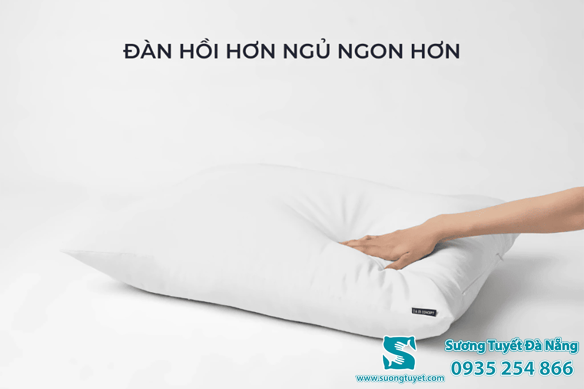 Gối lông vũ nhân tạo thì có độ êm và đàn hồi rất cao nên được nhiều người yêu thích.