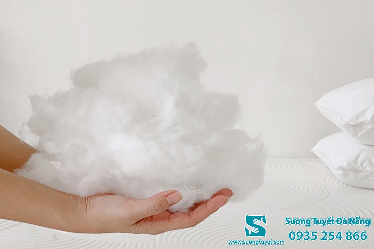 Bông micro rất mềm mịn và không có mùi, cảm giác sờ nắm rất dễ chịu và thoáng.