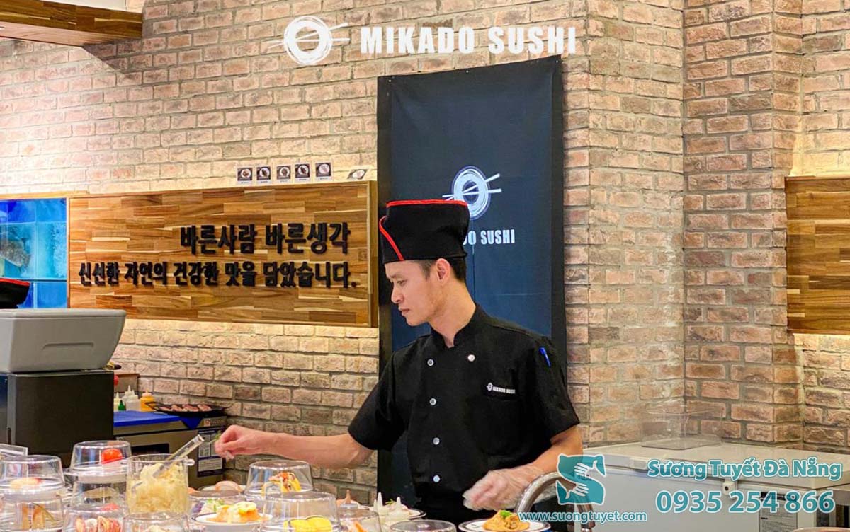 Những bộ rèm Noren Sương Tuyết lắp cho nhà hàng sushi.