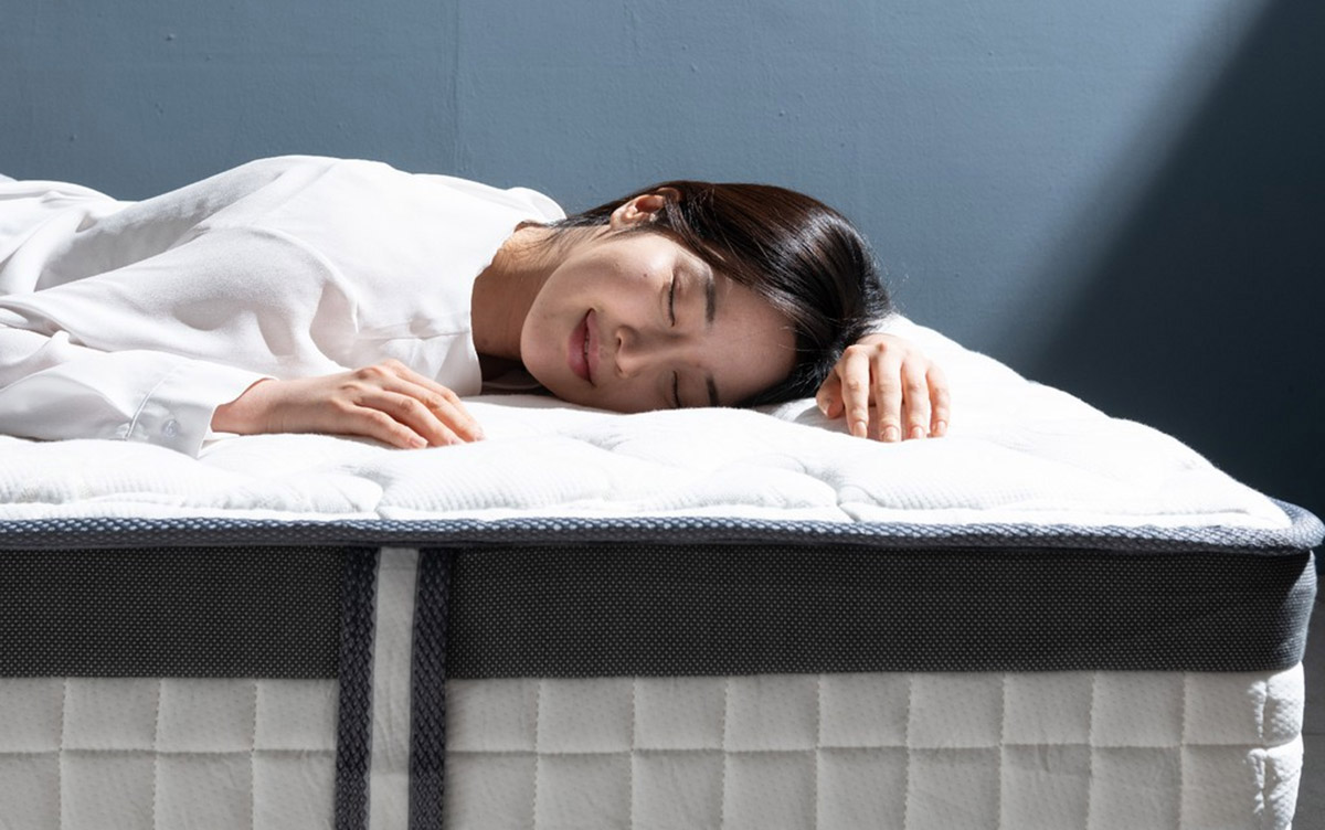 Dù nằm nệm nào thì cả 2 đều đem đến giất ngủ ngon lành cành đào.