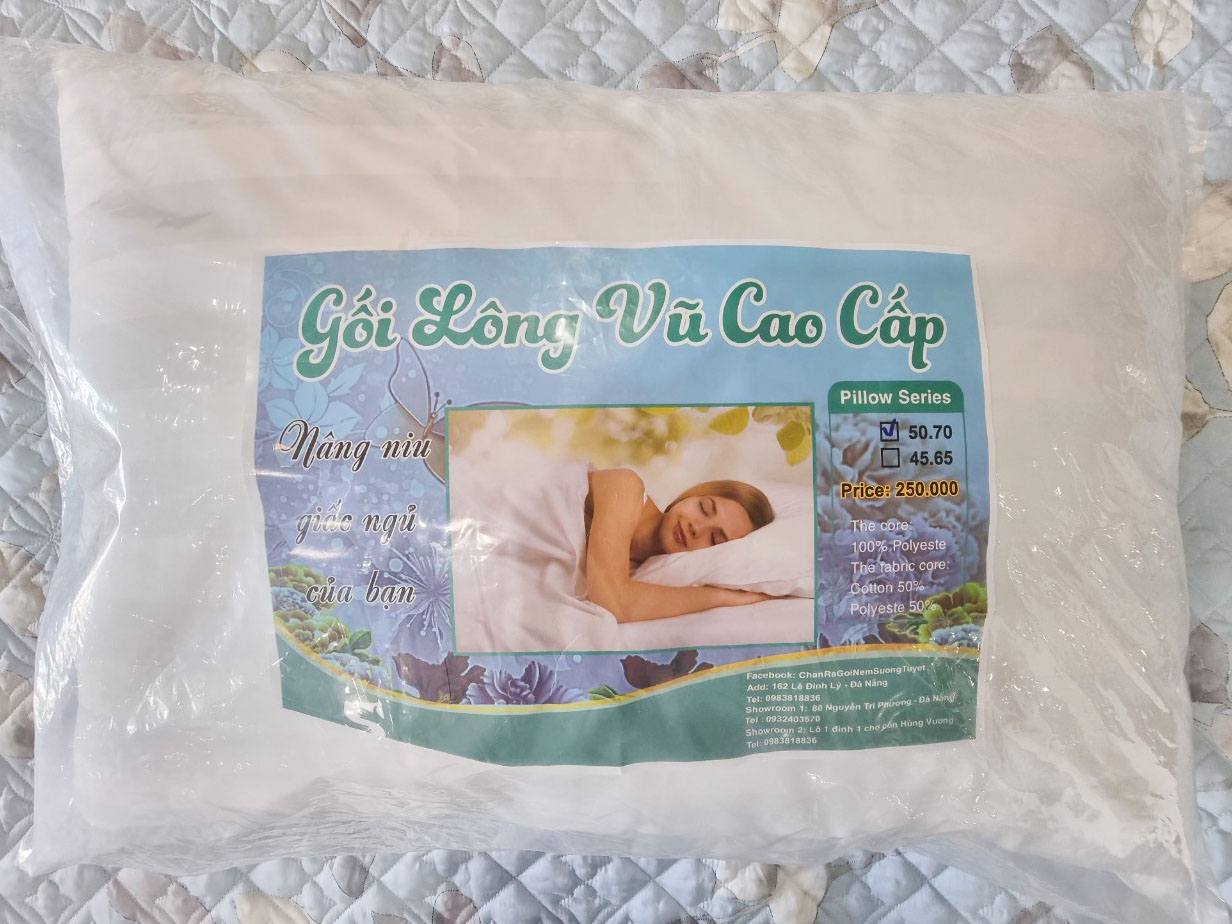 Ruột gối chính hãng có địa chỉ đơn vị và nơi sản xuất có thật.