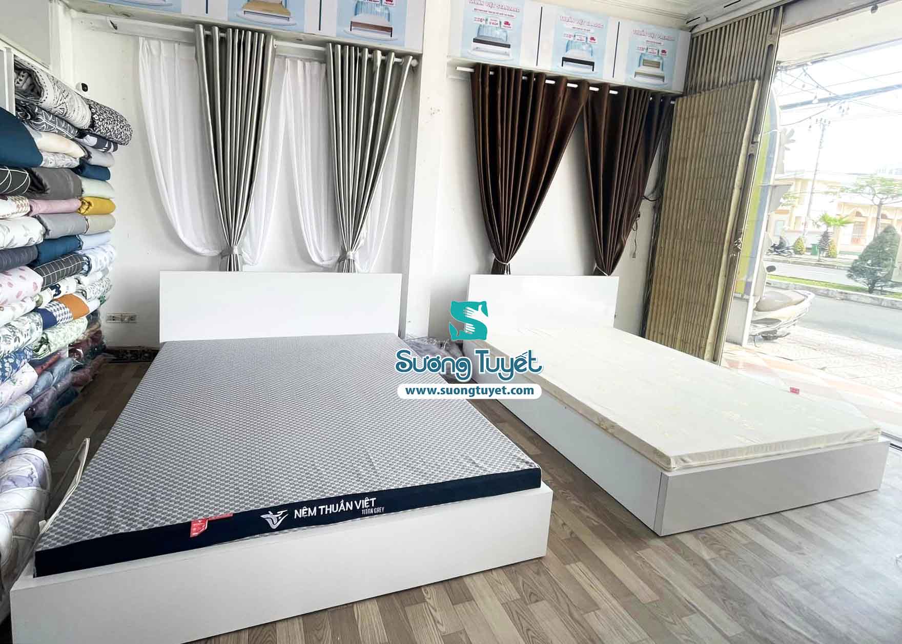 Giường gỗ MDF có kiểu dáng đơn giản, dễ lắp đặt, giá rẻ. 