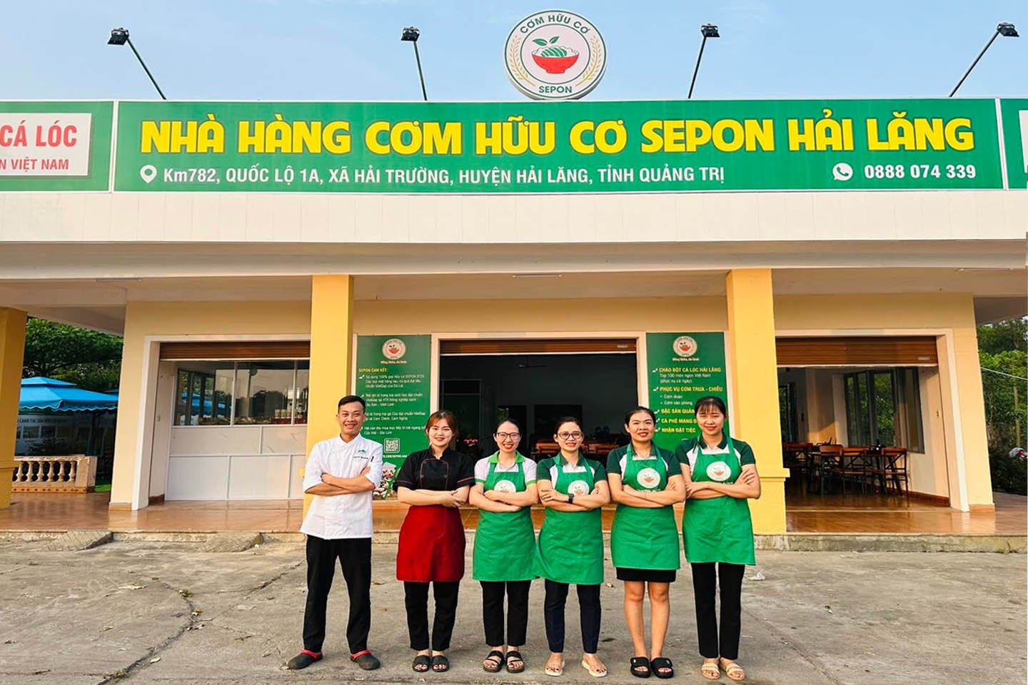 Bên cạnh khách sạn thì nhà hàng tại Quảng Trị cũng rất đông và đầu tư phụ kiện tỉ mỉ.