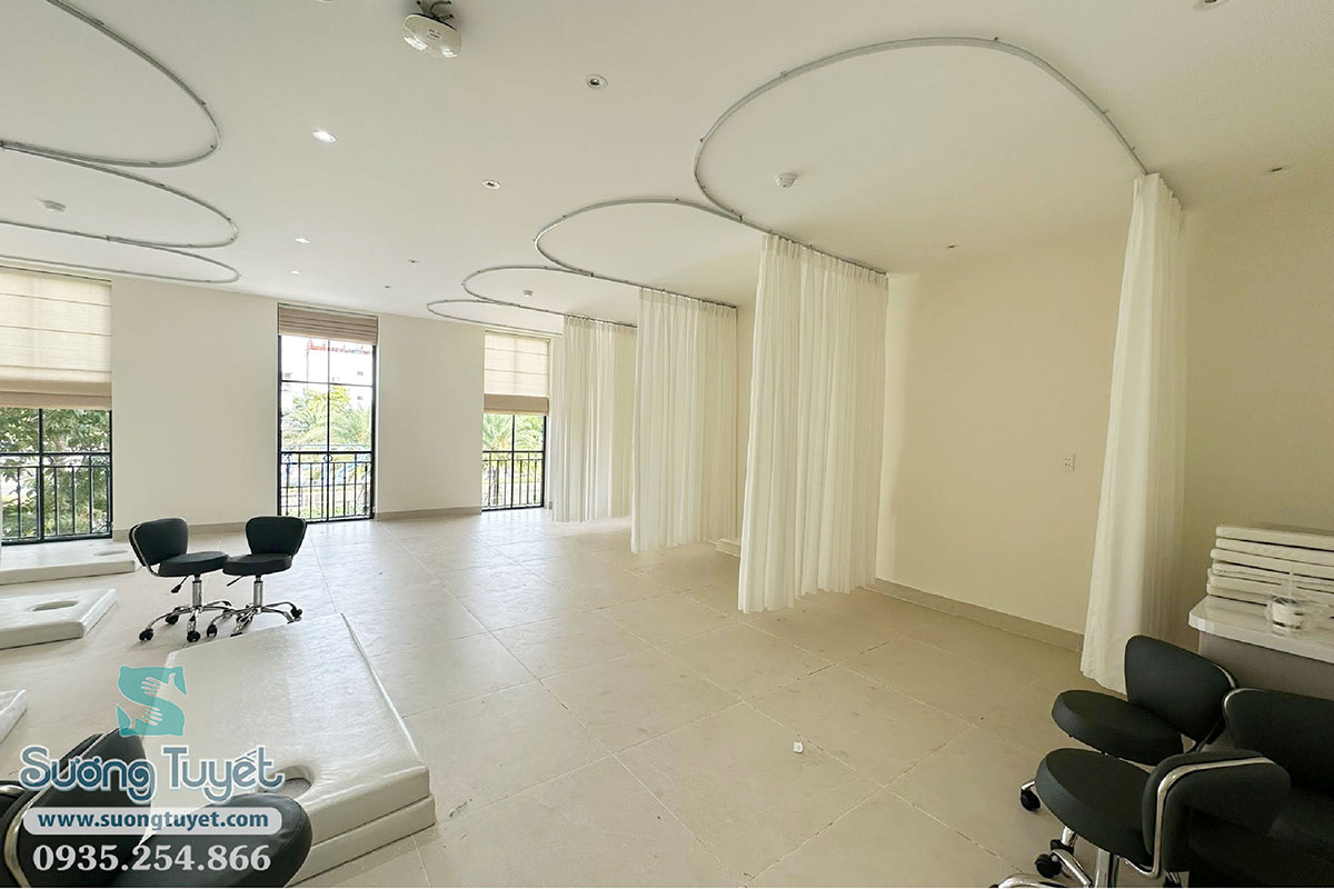 Hệ thống ray cong nhôm treo rèm spa