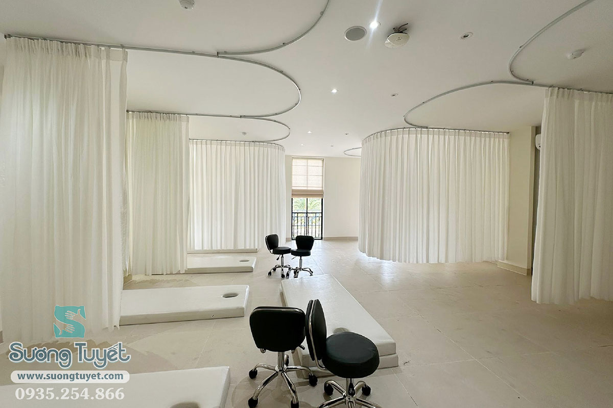 Rèm spa không gian mở, ngăn rèm là xu hướng hiện nay.