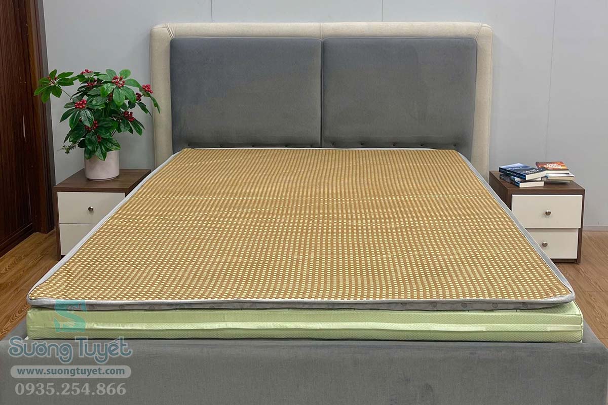 Kích thước chiếu đa dạng từ 1m2 đến 1m8, luôn sẵn hàng số lượng lớn phục vụ khách.
