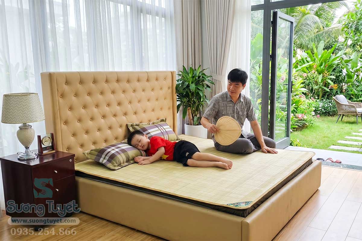 Chiếu tre Tây Bắc điều hòa nhiệt độ khi cúp điện.