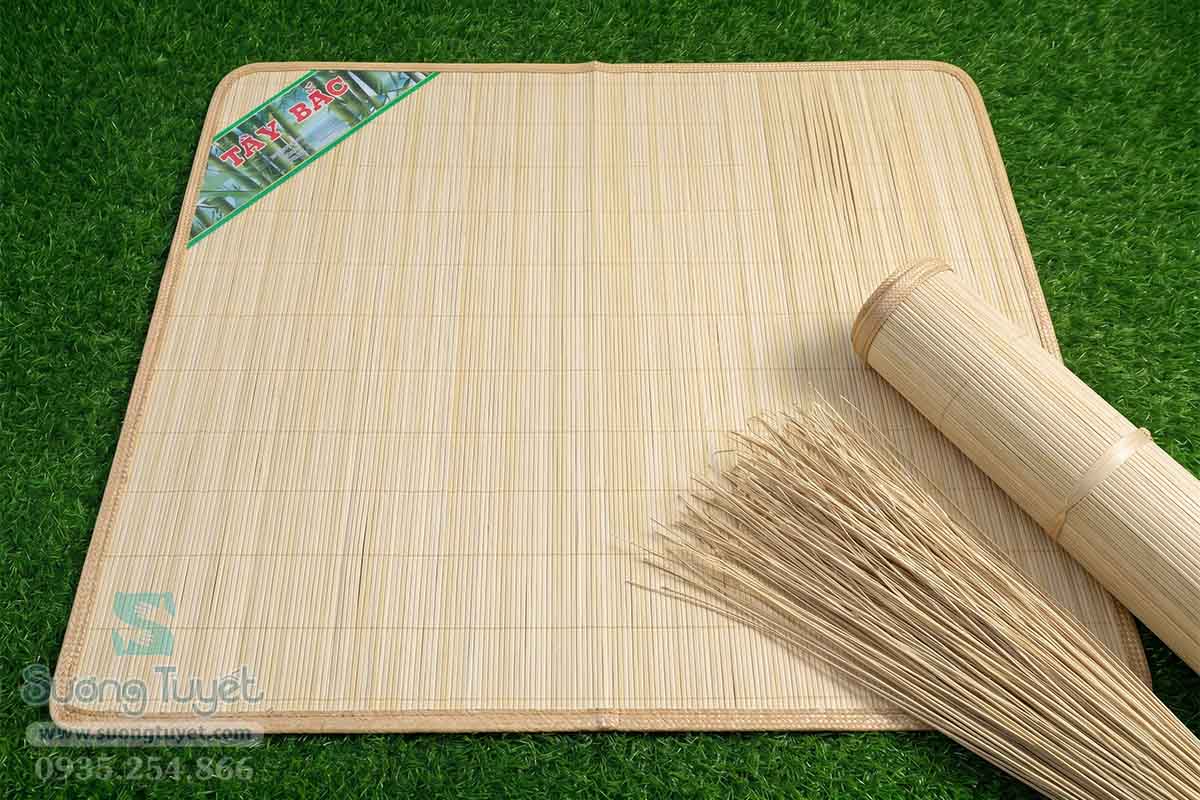 Cận cảnh sợi tre được đan vót tự nhiên và chắc chắn.