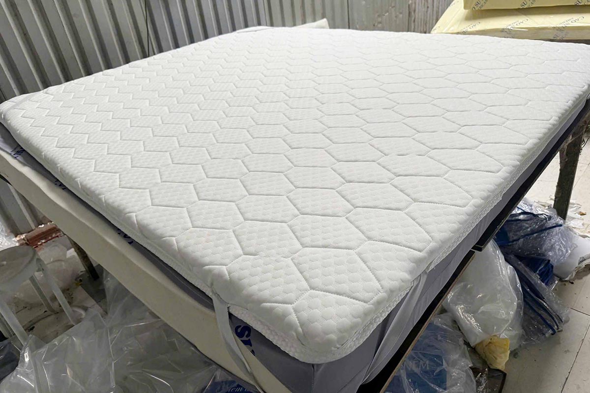 Thiết kế dày dặn và vững chãi của topper dana pacific.